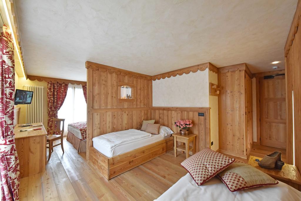 Hotel Miravidi A Cervinia เบรยล์-แชร์วิเนีย ภายนอก รูปภาพ