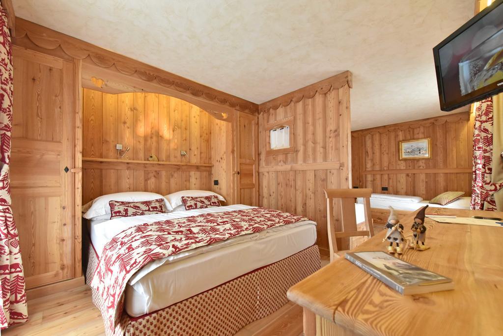 Hotel Miravidi A Cervinia เบรยล์-แชร์วิเนีย ภายนอก รูปภาพ