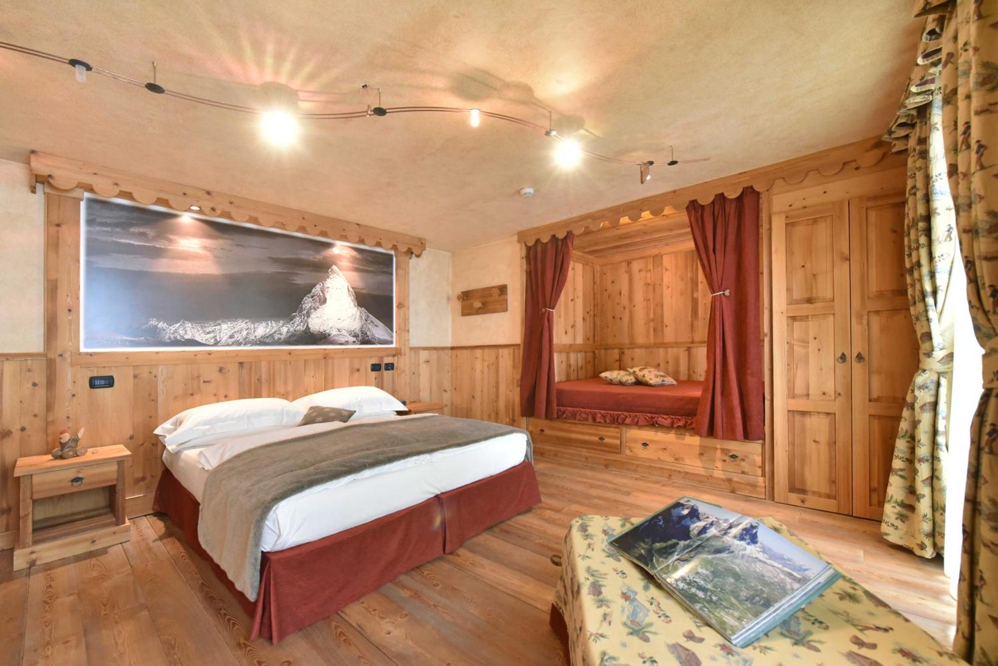 Hotel Miravidi A Cervinia เบรยล์-แชร์วิเนีย ภายนอก รูปภาพ