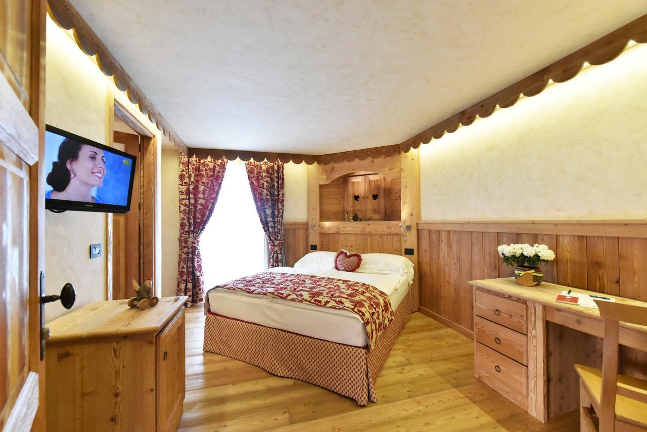 Hotel Miravidi A Cervinia เบรยล์-แชร์วิเนีย ภายนอก รูปภาพ