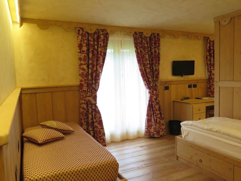 Hotel Miravidi A Cervinia เบรยล์-แชร์วิเนีย ภายนอก รูปภาพ
