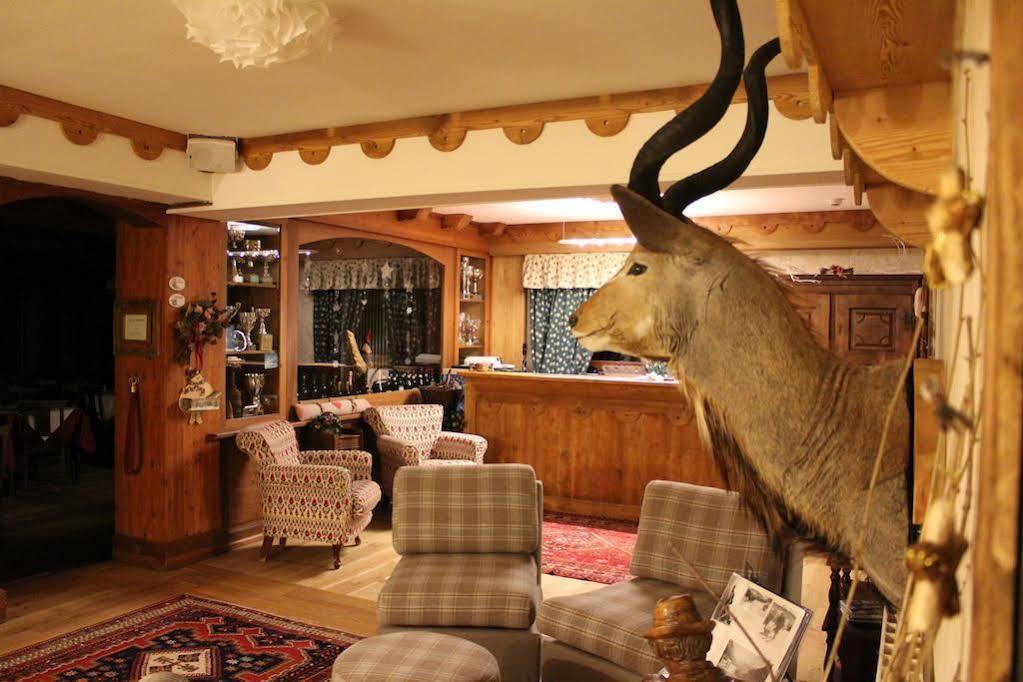 Hotel Miravidi A Cervinia เบรยล์-แชร์วิเนีย ภายนอก รูปภาพ