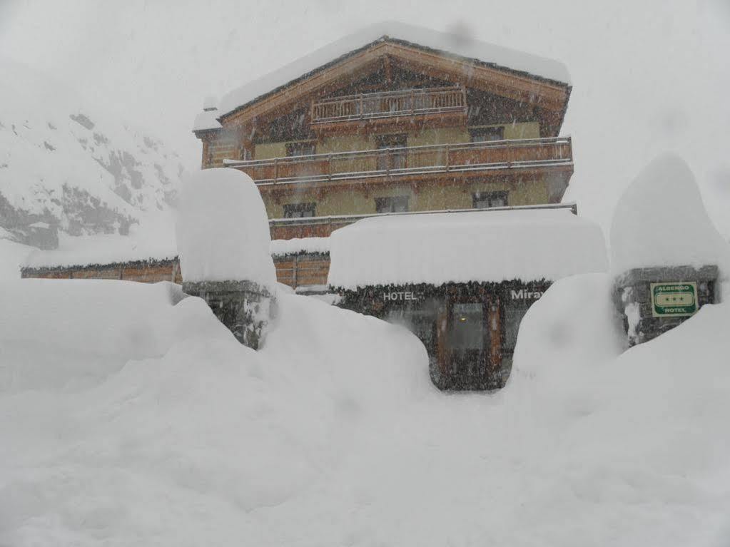 Hotel Miravidi A Cervinia เบรยล์-แชร์วิเนีย ภายนอก รูปภาพ