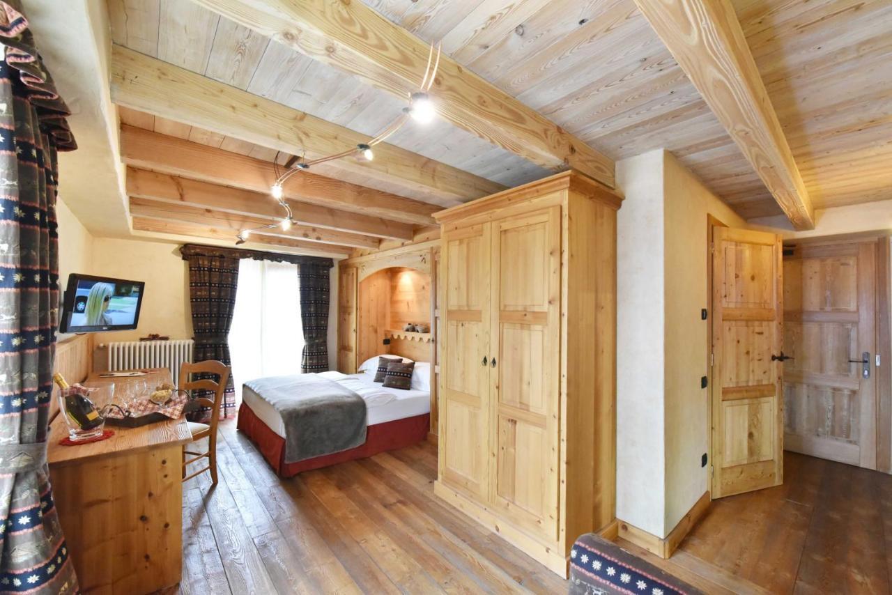 Hotel Miravidi A Cervinia เบรยล์-แชร์วิเนีย ภายนอก รูปภาพ
